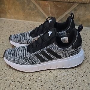 Adidas Swift Run 23 Mens Sneakers